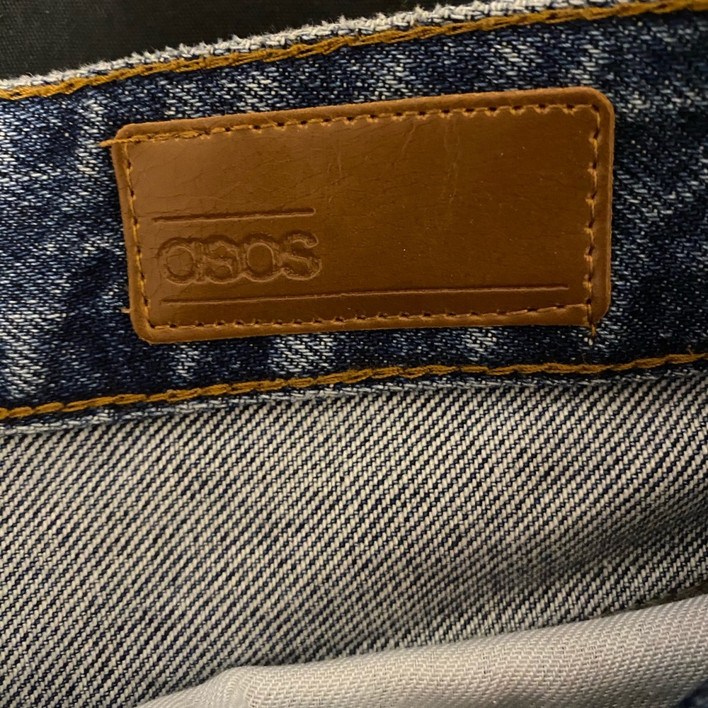 Skater Jeans in Vintage Dark Wash Blue - Picture 3 of 3